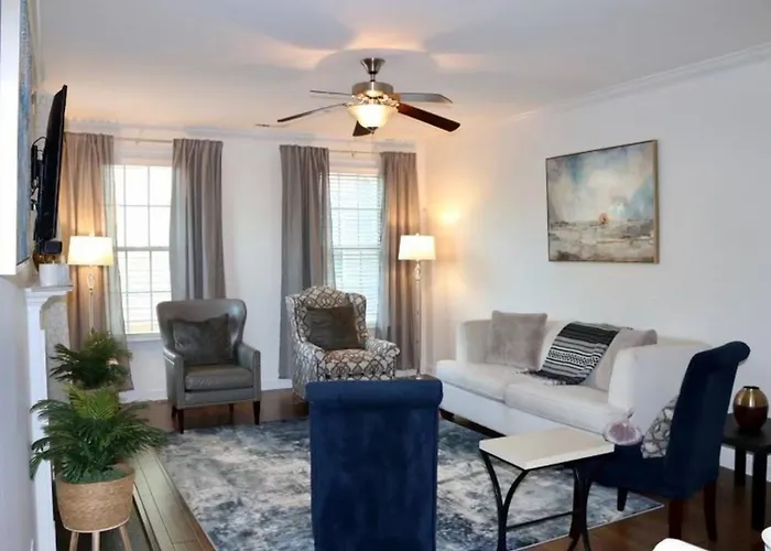 Convenient Remote-Friendly Suburban Oasis