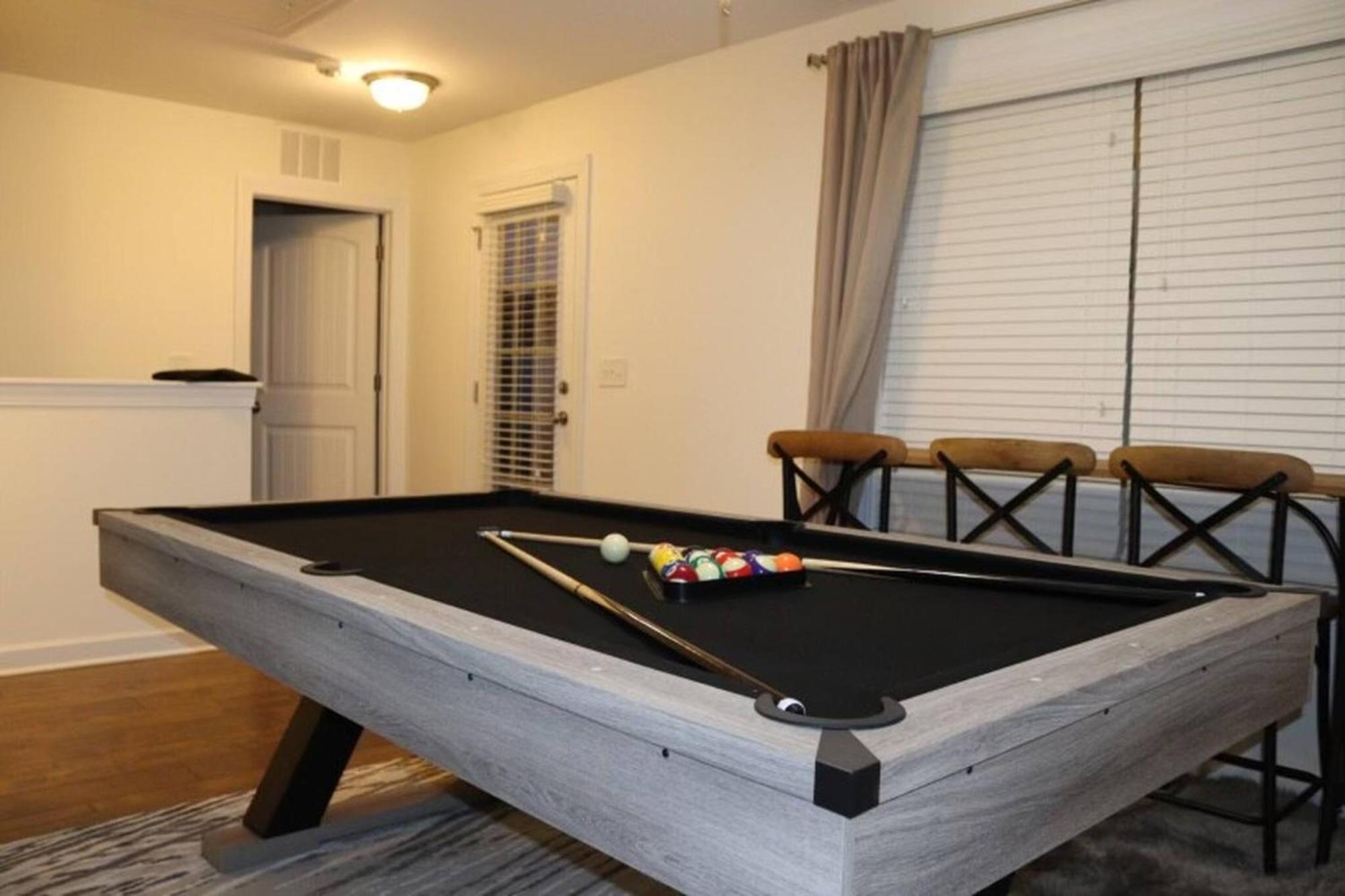 Convenient Remote-friendly Suburban Oasis